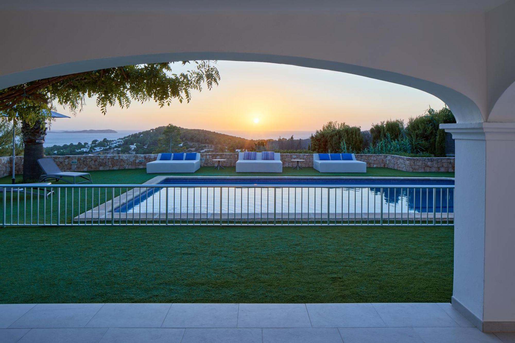 Villa Can Joan I - Fantastic Sunset Views And Family Friendly - San Antonio  Exteriör bild